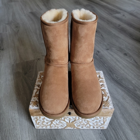 UGG Classic Short II Suede Boot - Picture 3 of 7